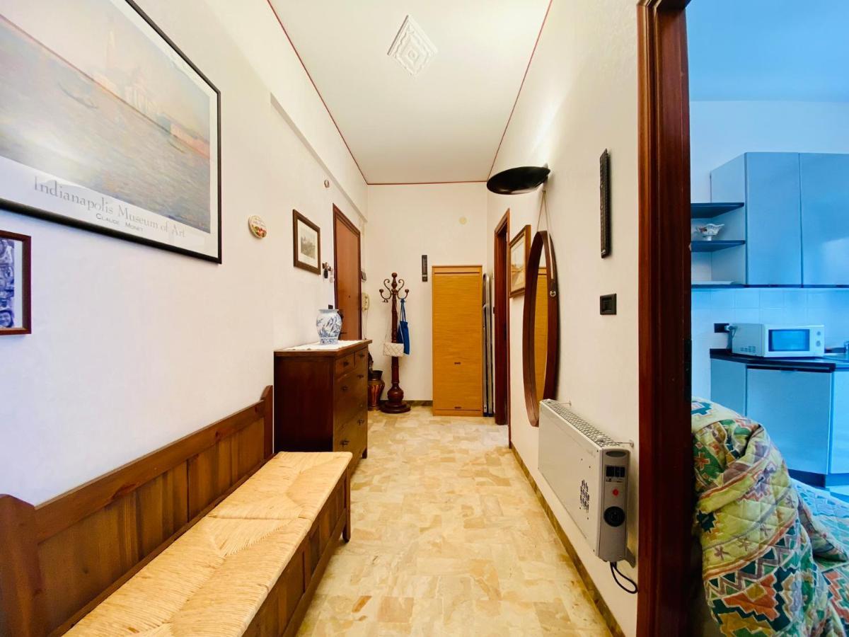 Hostdomus - Bilocale Sul Borgo Lejlighed Finale Ligure Eksteriør billede